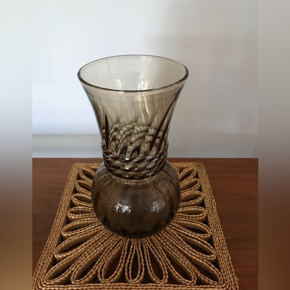 Anchor hocking Smokey small vase - Picture 8 of 8